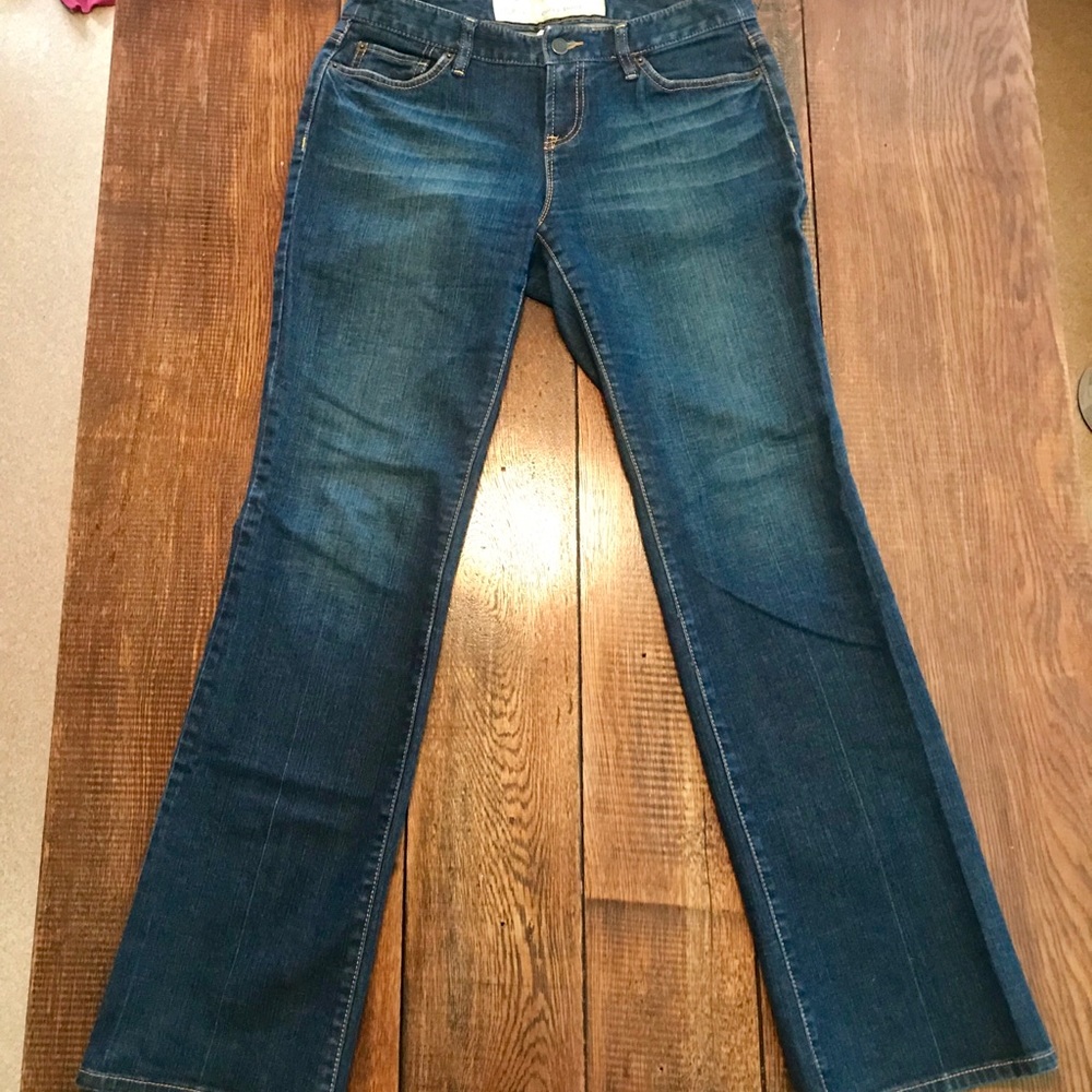 Ann Taylor Loft Size 6 Curvy Bootleg Jeans 👖